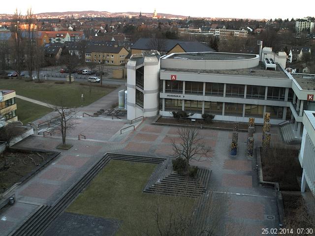 Foto der Webcam: Verwaltungsgeb&auml;ude, Innenhof mit Audimax, H&ouml;rsaal-Geb&auml;ude 1