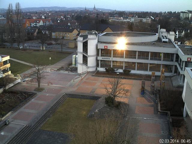 Foto der Webcam: Verwaltungsgeb&auml;ude, Innenhof mit Audimax, H&ouml;rsaal-Geb&auml;ude 1