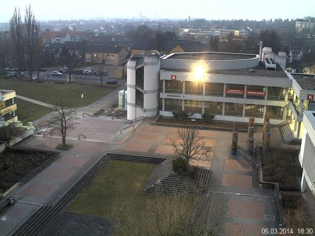 Foto der Webcam: Verwaltungsgeb&auml;ude, Innenhof mit Audimax, H&ouml;rsaal-Geb&auml;ude 1