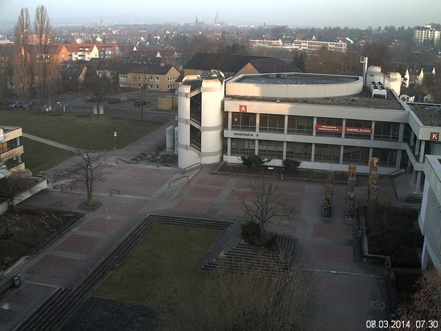 Foto der Webcam: Verwaltungsgeb&auml;ude, Innenhof mit Audimax, H&ouml;rsaal-Geb&auml;ude 1