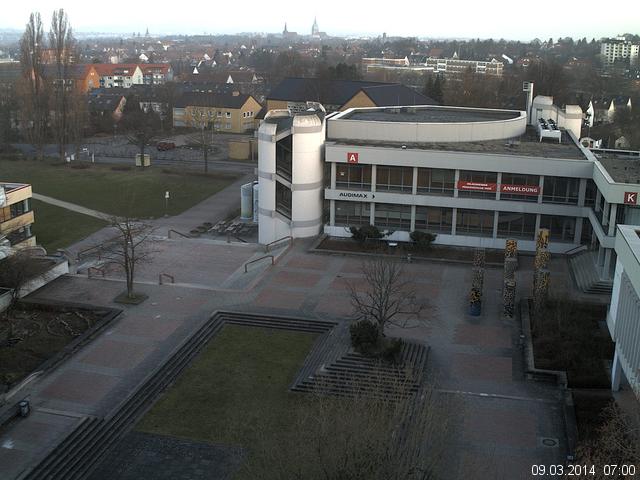 Foto der Webcam: Verwaltungsgeb&auml;ude, Innenhof mit Audimax, H&ouml;rsaal-Geb&auml;ude 1