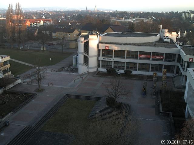 Foto der Webcam: Verwaltungsgeb&auml;ude, Innenhof mit Audimax, H&ouml;rsaal-Geb&auml;ude 1