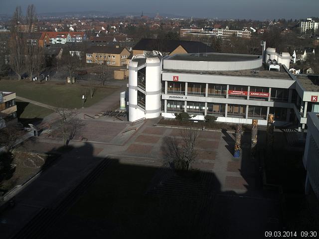 Foto der Webcam: Verwaltungsgeb&auml;ude, Innenhof mit Audimax, H&ouml;rsaal-Geb&auml;ude 1