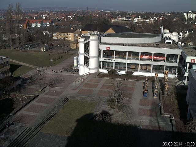 Foto der Webcam: Verwaltungsgeb&auml;ude, Innenhof mit Audimax, H&ouml;rsaal-Geb&auml;ude 1