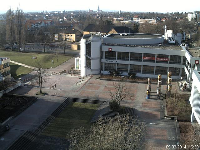 Foto der Webcam: Verwaltungsgeb&auml;ude, Innenhof mit Audimax, H&ouml;rsaal-Geb&auml;ude 1