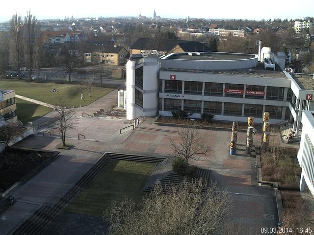 Foto der Webcam: Verwaltungsgeb&auml;ude, Innenhof mit Audimax, H&ouml;rsaal-Geb&auml;ude 1