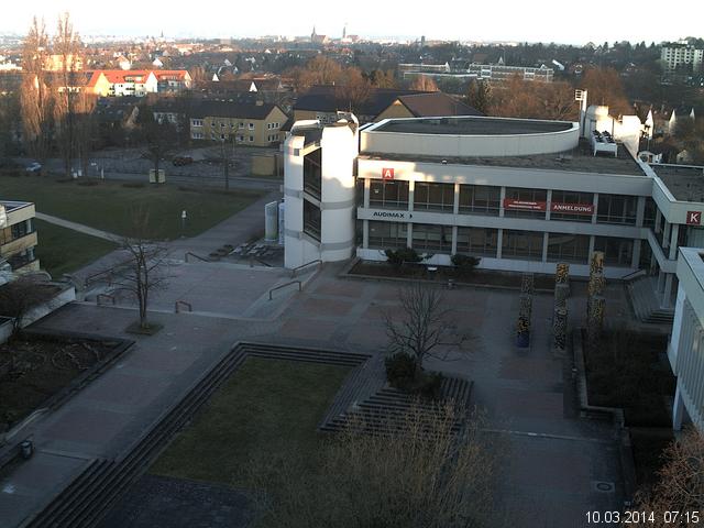 Foto der Webcam: Verwaltungsgeb&auml;ude, Innenhof mit Audimax, H&ouml;rsaal-Geb&auml;ude 1