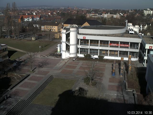 Foto der Webcam: Verwaltungsgeb&auml;ude, Innenhof mit Audimax, H&ouml;rsaal-Geb&auml;ude 1