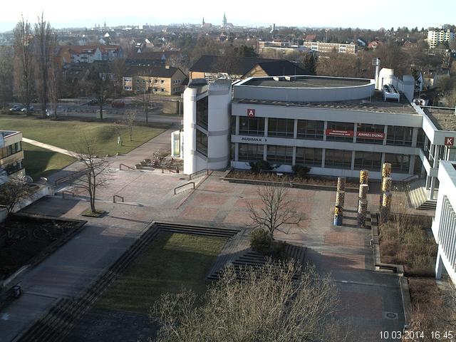Foto der Webcam: Verwaltungsgeb&auml;ude, Innenhof mit Audimax, H&ouml;rsaal-Geb&auml;ude 1