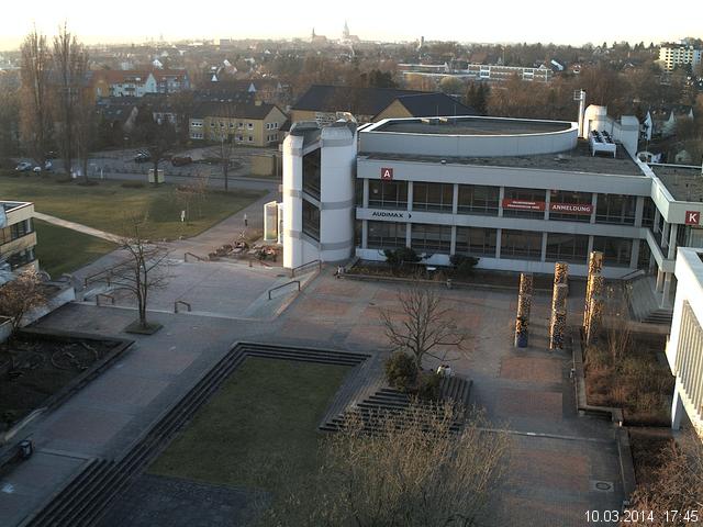 Foto der Webcam: Verwaltungsgeb&auml;ude, Innenhof mit Audimax, H&ouml;rsaal-Geb&auml;ude 1