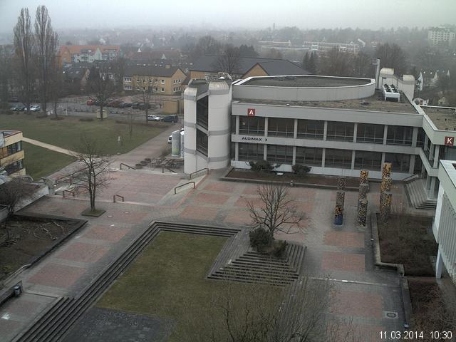 Foto der Webcam: Verwaltungsgeb&auml;ude, Innenhof mit Audimax, H&ouml;rsaal-Geb&auml;ude 1