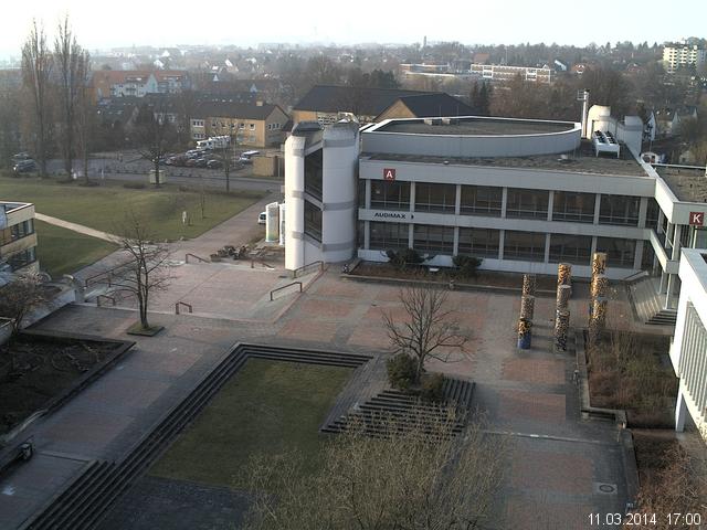 Foto der Webcam: Verwaltungsgeb&auml;ude, Innenhof mit Audimax, H&ouml;rsaal-Geb&auml;ude 1