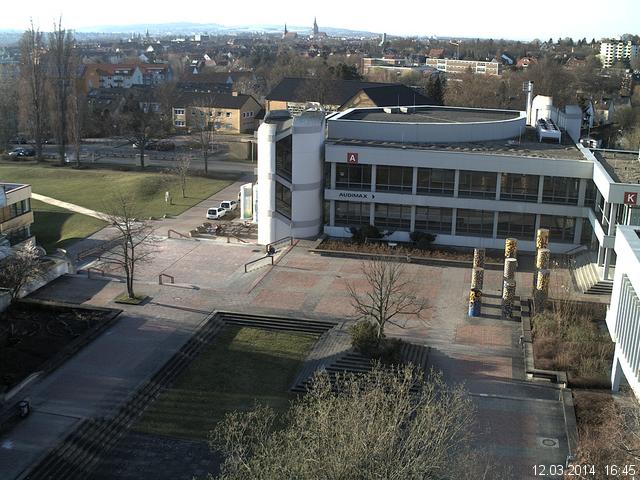 Foto der Webcam: Verwaltungsgeb&auml;ude, Innenhof mit Audimax, H&ouml;rsaal-Geb&auml;ude 1