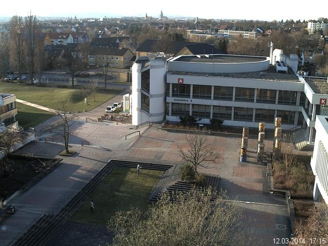Foto der Webcam: Verwaltungsgeb&auml;ude, Innenhof mit Audimax, H&ouml;rsaal-Geb&auml;ude 1