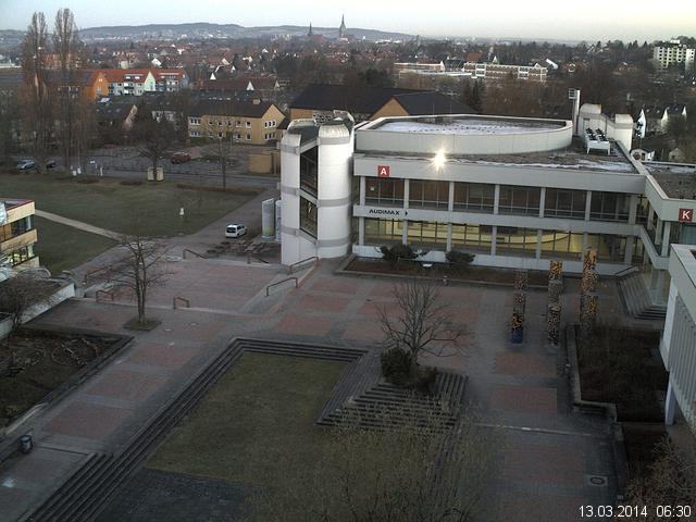 Foto der Webcam: Verwaltungsgeb&auml;ude, Innenhof mit Audimax, H&ouml;rsaal-Geb&auml;ude 1
