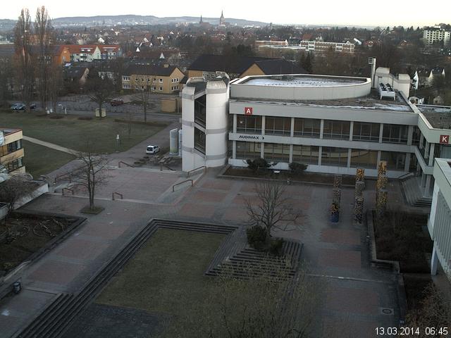 Foto der Webcam: Verwaltungsgeb&auml;ude, Innenhof mit Audimax, H&ouml;rsaal-Geb&auml;ude 1
