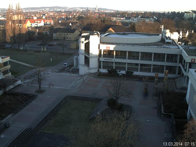 Foto der Webcam: Verwaltungsgeb&auml;ude, Innenhof mit Audimax, H&ouml;rsaal-Geb&auml;ude 1