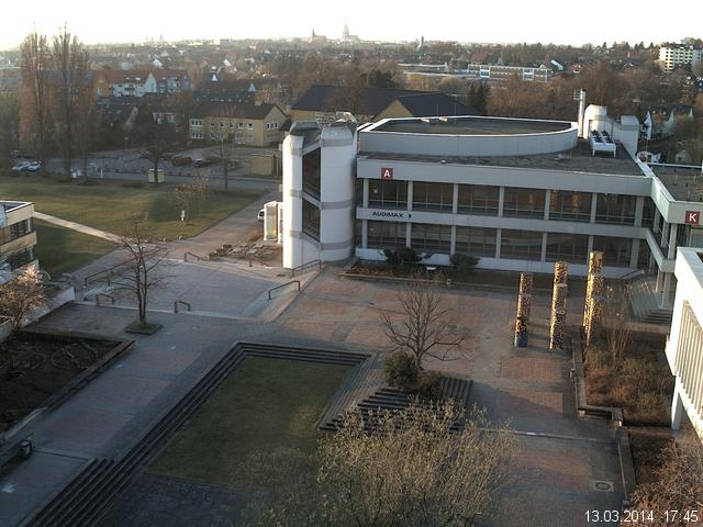 Foto der Webcam: Verwaltungsgeb&auml;ude, Innenhof mit Audimax, H&ouml;rsaal-Geb&auml;ude 1