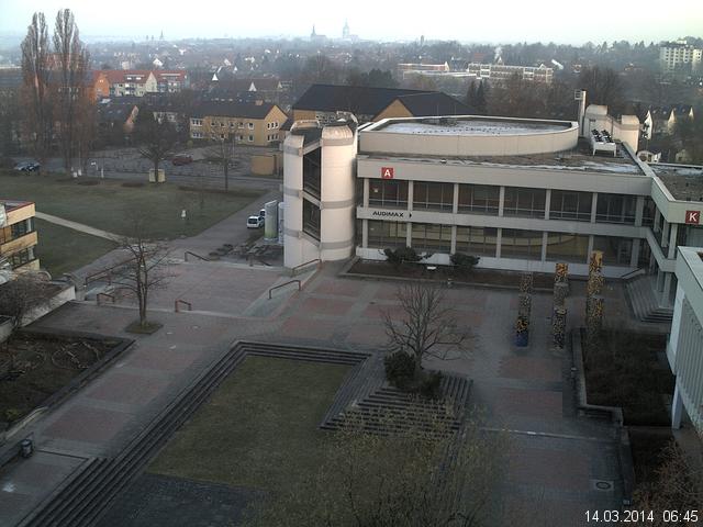 Foto der Webcam: Verwaltungsgeb&auml;ude, Innenhof mit Audimax, H&ouml;rsaal-Geb&auml;ude 1