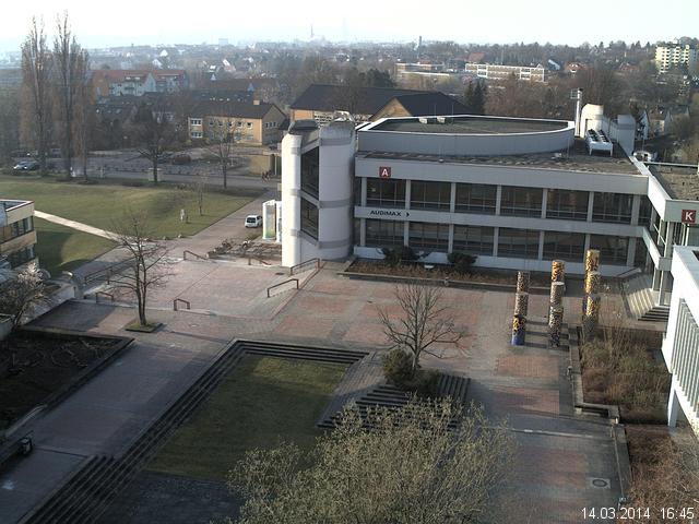 Foto der Webcam: Verwaltungsgeb&auml;ude, Innenhof mit Audimax, H&ouml;rsaal-Geb&auml;ude 1