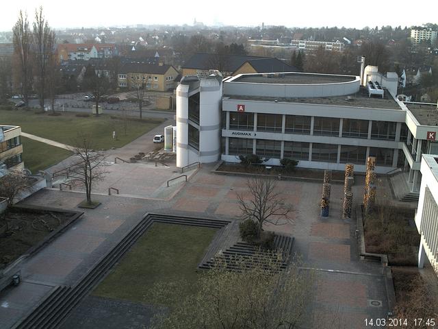 Foto der Webcam: Verwaltungsgeb&auml;ude, Innenhof mit Audimax, H&ouml;rsaal-Geb&auml;ude 1
