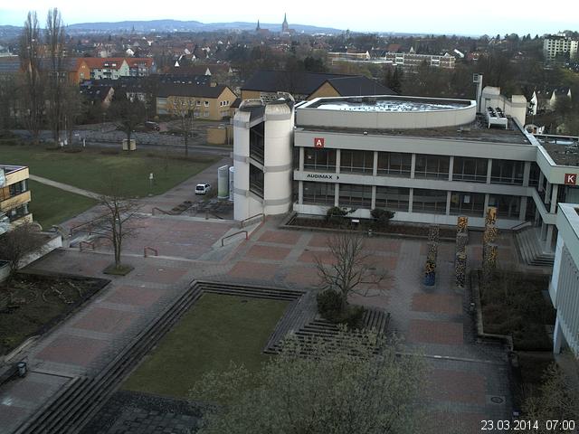 Foto der Webcam: Verwaltungsgeb&auml;ude, Innenhof mit Audimax, H&ouml;rsaal-Geb&auml;ude 1