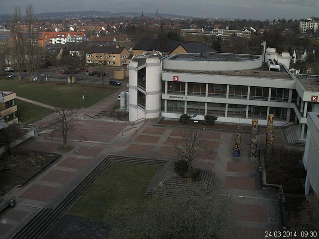 Foto der Webcam: Verwaltungsgeb&auml;ude, Innenhof mit Audimax, H&ouml;rsaal-Geb&auml;ude 1