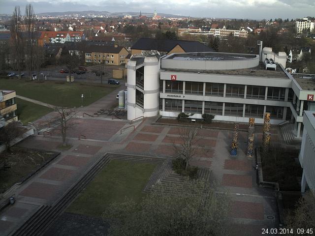 Foto der Webcam: Verwaltungsgeb&auml;ude, Innenhof mit Audimax, H&ouml;rsaal-Geb&auml;ude 1