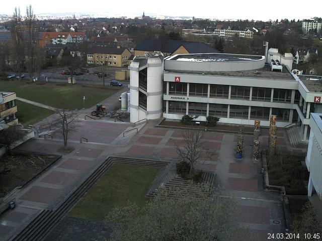 Foto der Webcam: Verwaltungsgeb&auml;ude, Innenhof mit Audimax, H&ouml;rsaal-Geb&auml;ude 1
