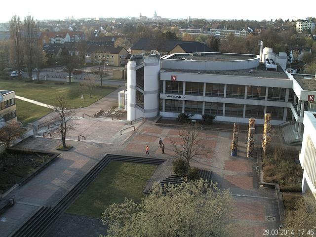 Foto der Webcam: Verwaltungsgeb&auml;ude, Innenhof mit Audimax, H&ouml;rsaal-Geb&auml;ude 1