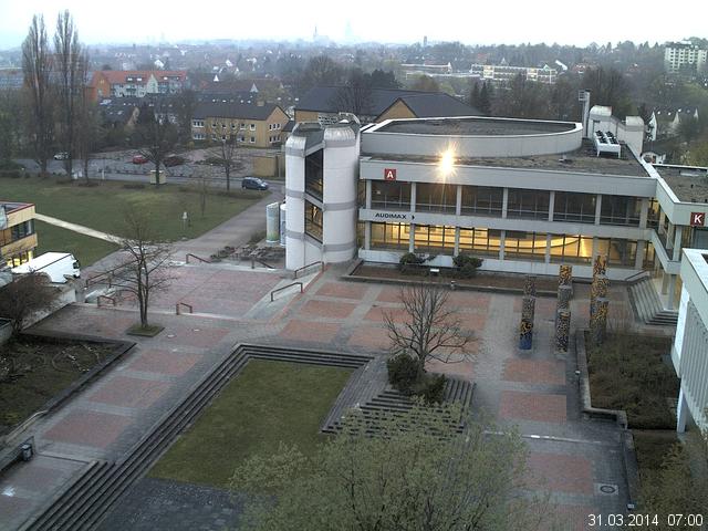 Foto der Webcam: Verwaltungsgeb&auml;ude, Innenhof mit Audimax, H&ouml;rsaal-Geb&auml;ude 1
