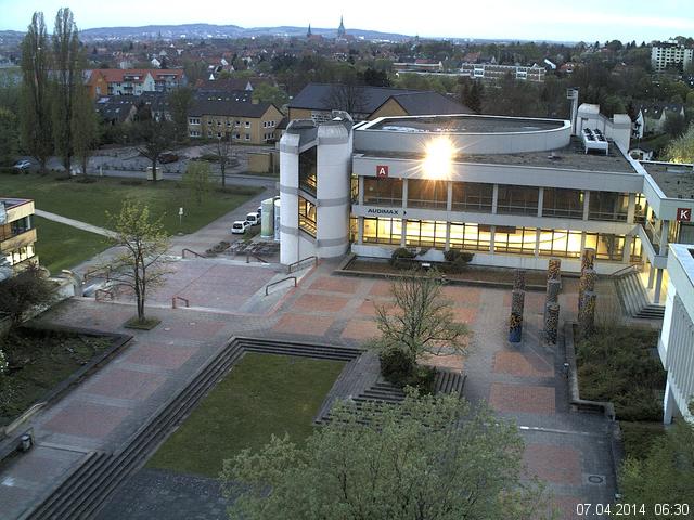 Foto der Webcam: Verwaltungsgeb&auml;ude, Innenhof mit Audimax, H&ouml;rsaal-Geb&auml;ude 1