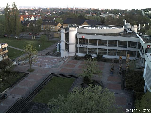 Foto der Webcam: Verwaltungsgeb&auml;ude, Innenhof mit Audimax, H&ouml;rsaal-Geb&auml;ude 1