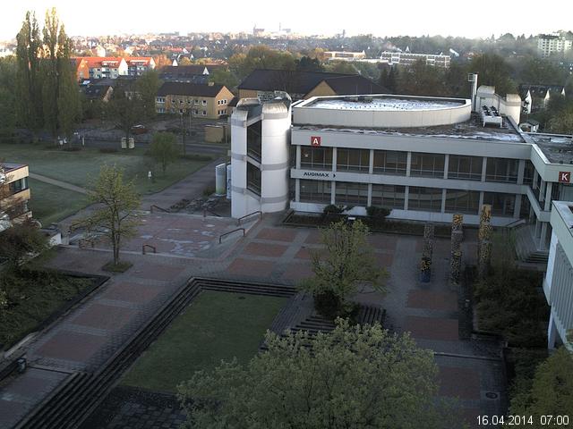 Foto der Webcam: Verwaltungsgeb&auml;ude, Innenhof mit Audimax, H&ouml;rsaal-Geb&auml;ude 1