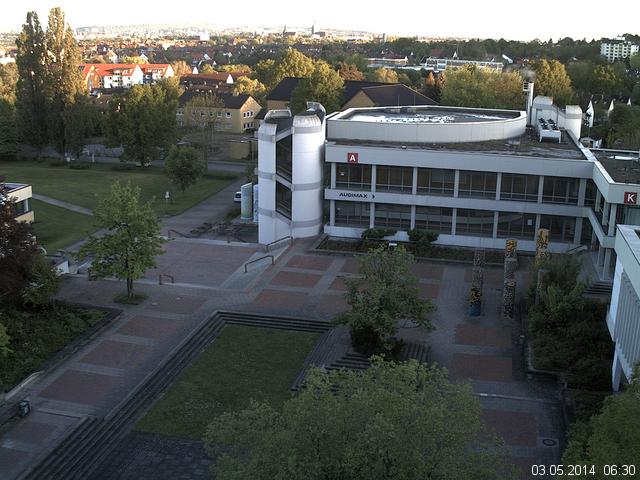Foto der Webcam: Verwaltungsgeb&auml;ude, Innenhof mit Audimax, H&ouml;rsaal-Geb&auml;ude 1