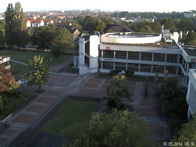 Foto der Webcam: Verwaltungsgeb&auml;ude, Innenhof mit Audimax, H&ouml;rsaal-Geb&auml;ude 1