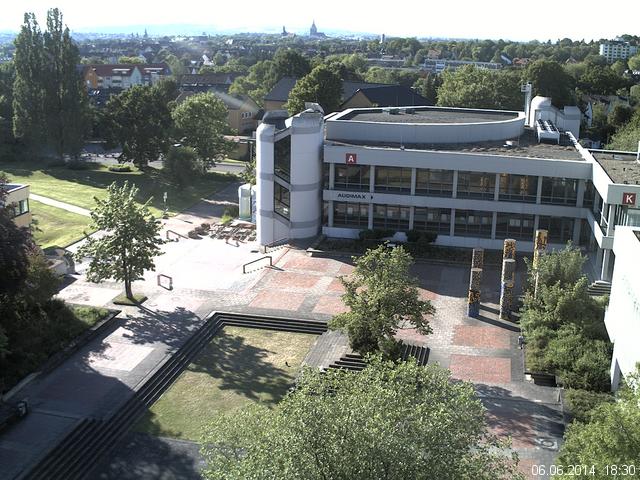Foto der Webcam: Verwaltungsgeb&auml;ude, Innenhof mit Audimax, H&ouml;rsaal-Geb&auml;ude 1