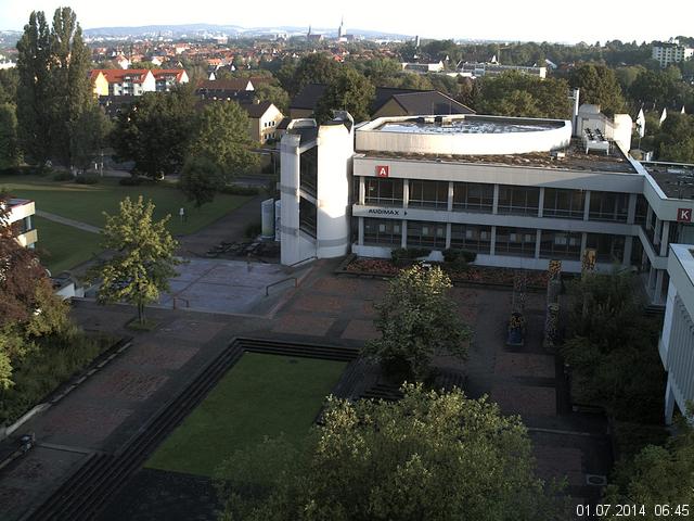 Foto der Webcam: Verwaltungsgeb&auml;ude, Innenhof mit Audimax, H&ouml;rsaal-Geb&auml;ude 1