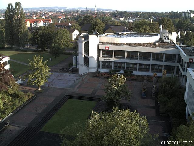 Foto der Webcam: Verwaltungsgeb&auml;ude, Innenhof mit Audimax, H&ouml;rsaal-Geb&auml;ude 1