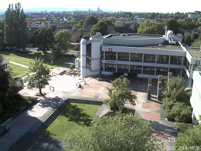 Foto der Webcam: Verwaltungsgeb&auml;ude, Innenhof mit Audimax, H&ouml;rsaal-Geb&auml;ude 1