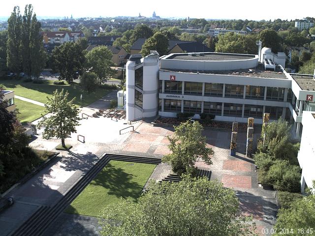 Foto der Webcam: Verwaltungsgeb&auml;ude, Innenhof mit Audimax, H&ouml;rsaal-Geb&auml;ude 1