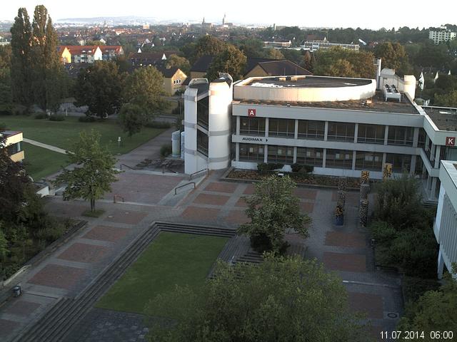Foto der Webcam: Verwaltungsgeb&auml;ude, Innenhof mit Audimax, H&ouml;rsaal-Geb&auml;ude 1