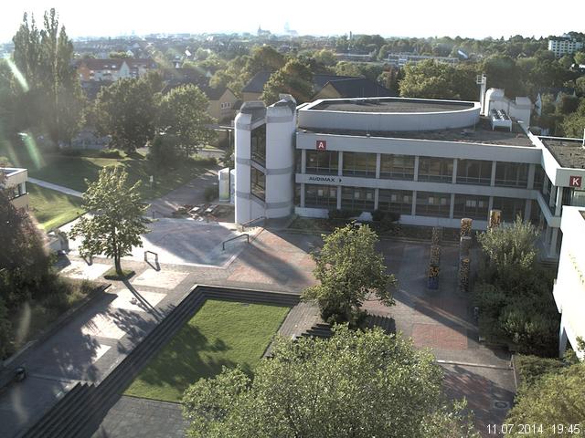 Foto der Webcam: Verwaltungsgeb&auml;ude, Innenhof mit Audimax, H&ouml;rsaal-Geb&auml;ude 1