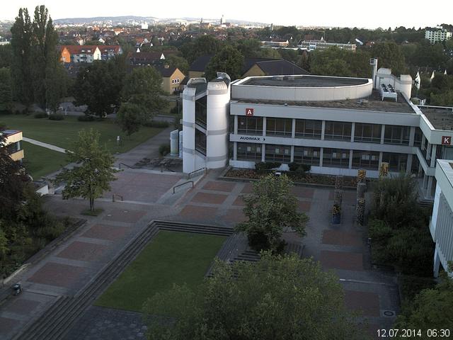 Foto der Webcam: Verwaltungsgeb&auml;ude, Innenhof mit Audimax, H&ouml;rsaal-Geb&auml;ude 1