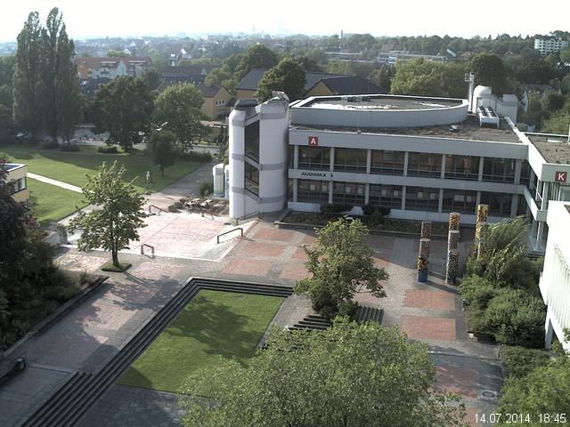 Foto der Webcam: Verwaltungsgeb&auml;ude, Innenhof mit Audimax, H&ouml;rsaal-Geb&auml;ude 1