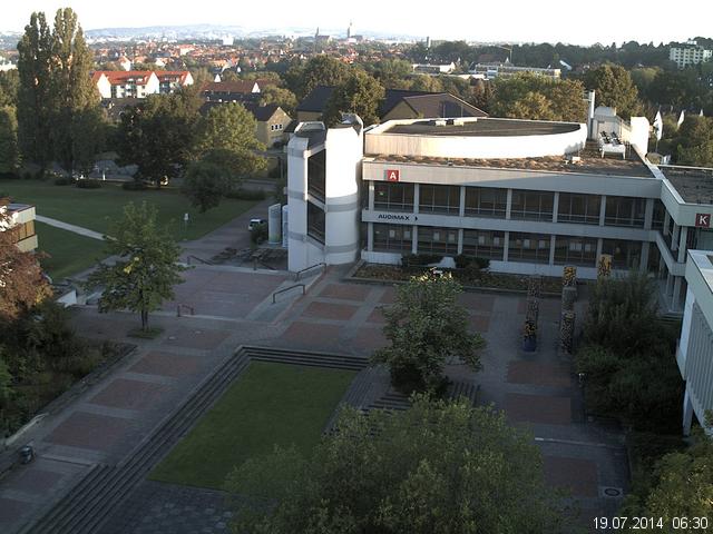 Foto der Webcam: Verwaltungsgeb&auml;ude, Innenhof mit Audimax, H&ouml;rsaal-Geb&auml;ude 1