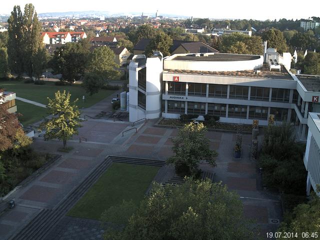 Foto der Webcam: Verwaltungsgeb&auml;ude, Innenhof mit Audimax, H&ouml;rsaal-Geb&auml;ude 1
