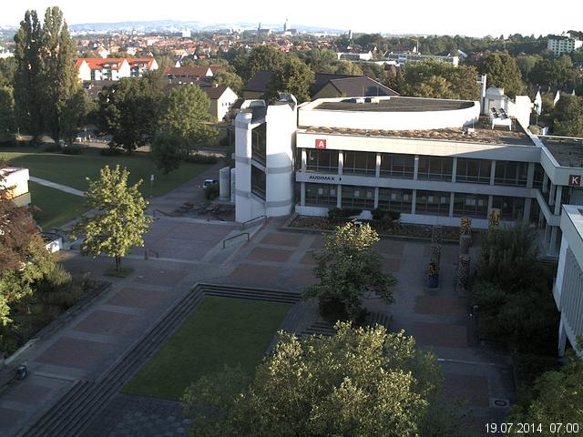 Foto der Webcam: Verwaltungsgeb&auml;ude, Innenhof mit Audimax, H&ouml;rsaal-Geb&auml;ude 1