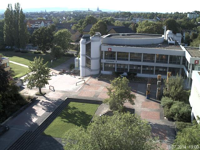 Foto der Webcam: Verwaltungsgeb&auml;ude, Innenhof mit Audimax, H&ouml;rsaal-Geb&auml;ude 1