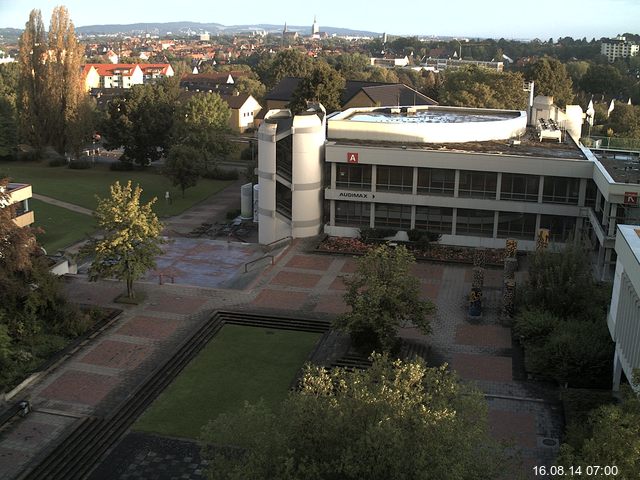 Foto der Webcam: Verwaltungsgeb&auml;ude, Innenhof mit Audimax, H&ouml;rsaal-Geb&auml;ude 1